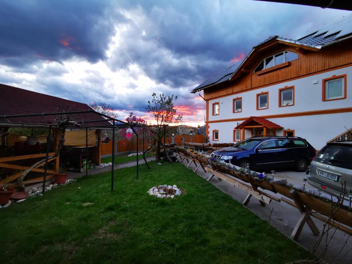 Stara Soncna Hisa Apartman Radovljica Kültér fotó
